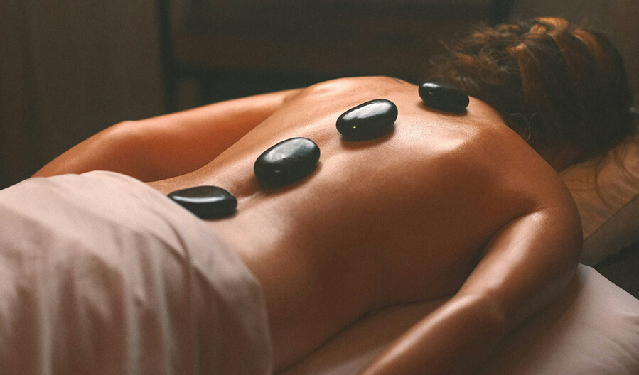 massage aux pierres chaudes